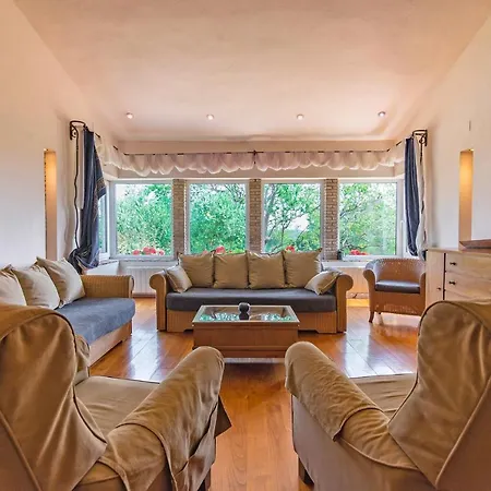 Villa Arbora In Kavran *